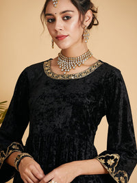 Shae by SASSAFRAS Black Empire Gotta Patti Velvet Kurta with Palazzos