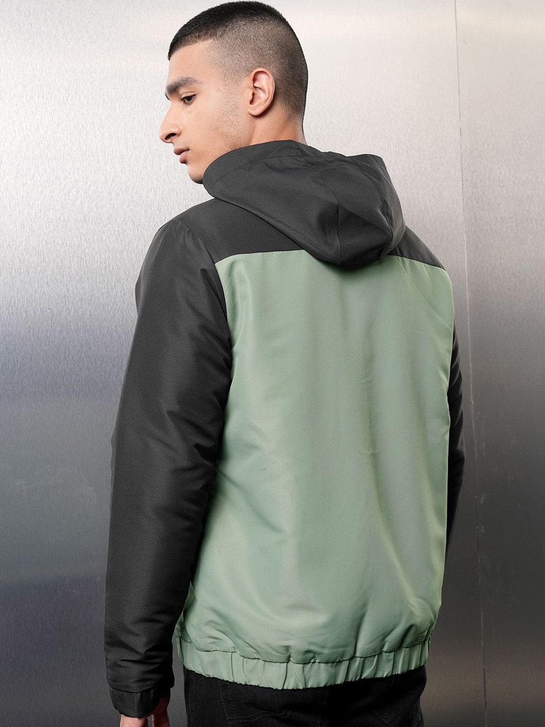 HIGHLANDER Men Colourblocked Crop Sporty Jacket