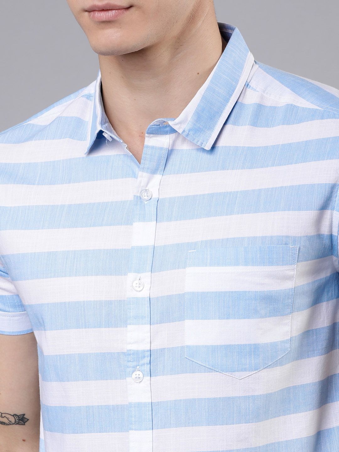 HIGHLANDER Men White & Blue Slim Fit Striped Casual Shirt