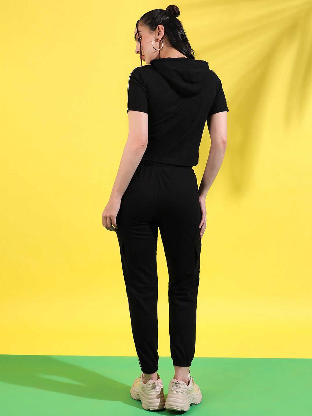 Campus Sutra Hooded Sweatshirt With Joggers