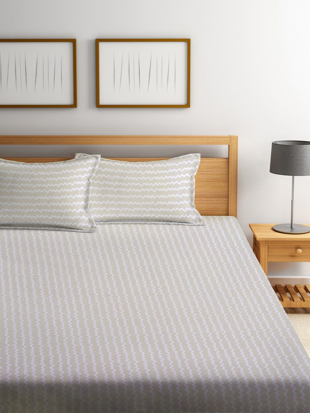 KLOTTHE Beige Chevron 300 TC Cadar King Halus dengan 2 Sarung Bantal-250 x 225 cm