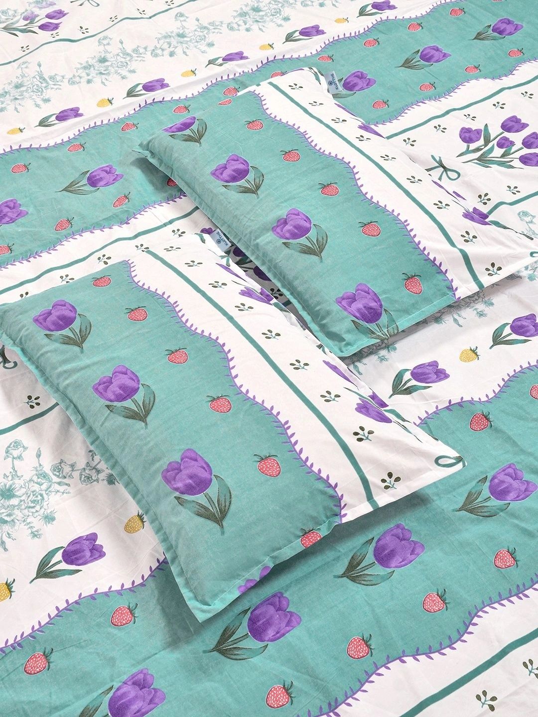Moda Rapido X KLOTTHE Green & Purple Floral 300 TC King Bedsheet with 2 Pillow Covers