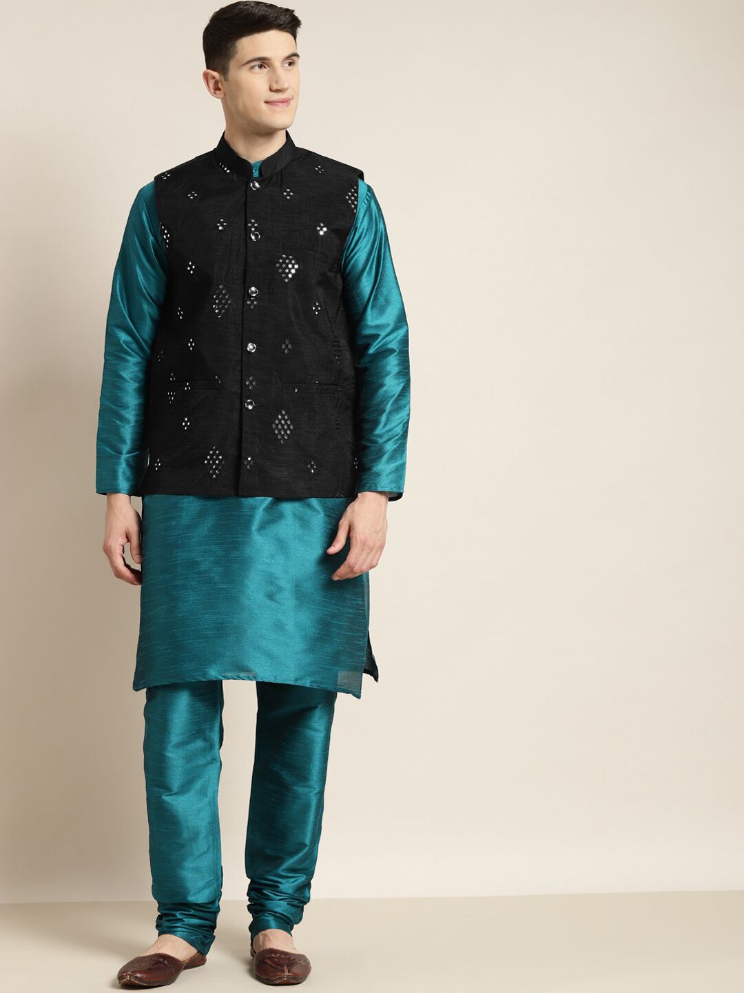 SOJANYA Mandarin Collar Straight Regular Kurta With Churidar & Nehru Jacket