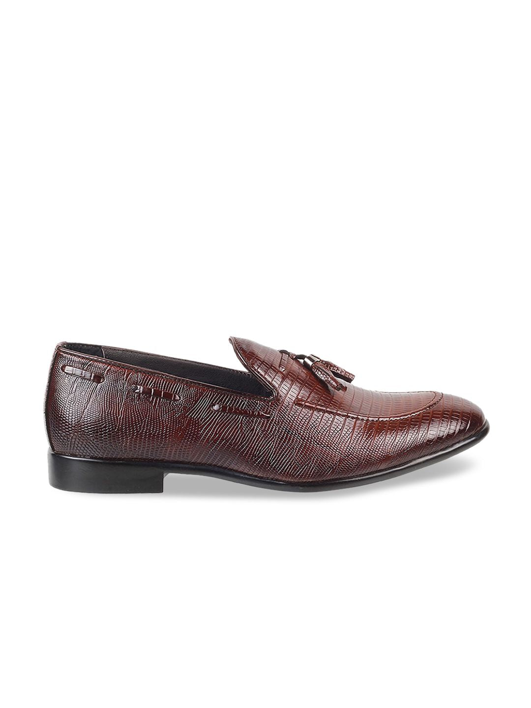 Metro Men Textured Round Toe Loafers Formal Shoes