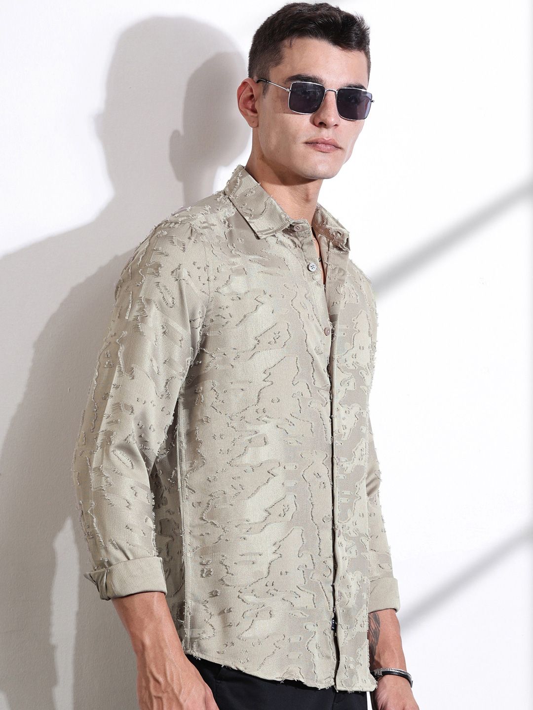 Thomas Scott Men Classic Slim Fit Cutaway Collar Textured Casual Shirt