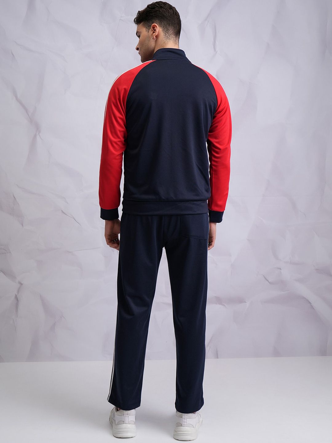 HIGHLANDER High Neck Sweatshirt & Trouser