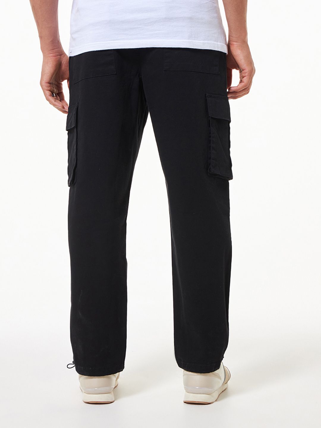 Bewakoof Men Baggy Oversized Cargo Parachute Pants