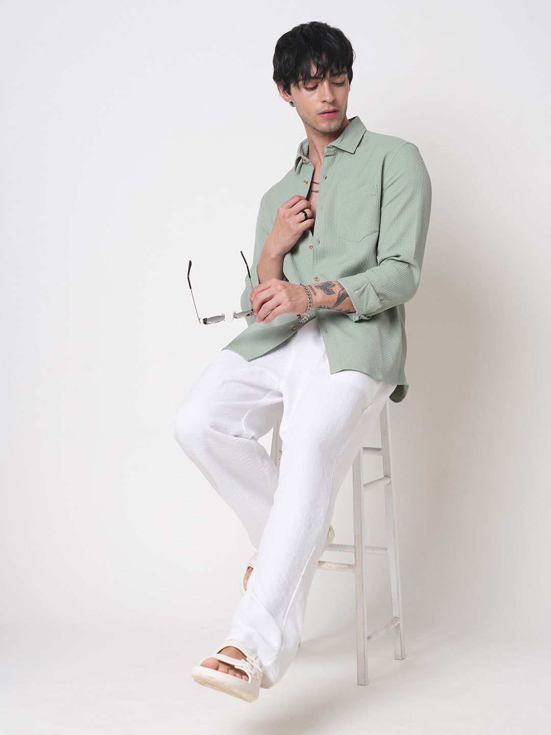 VASTRADO Men Classic Spread Collar Textured Solid Slim Fit Casual Shirt