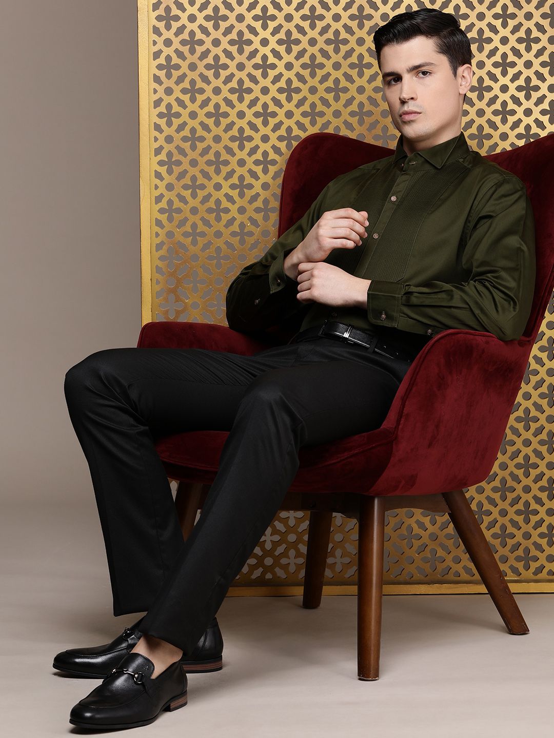 House of Pataudi Pure Cotton Pleated Wingtip Collar Party Shirt
