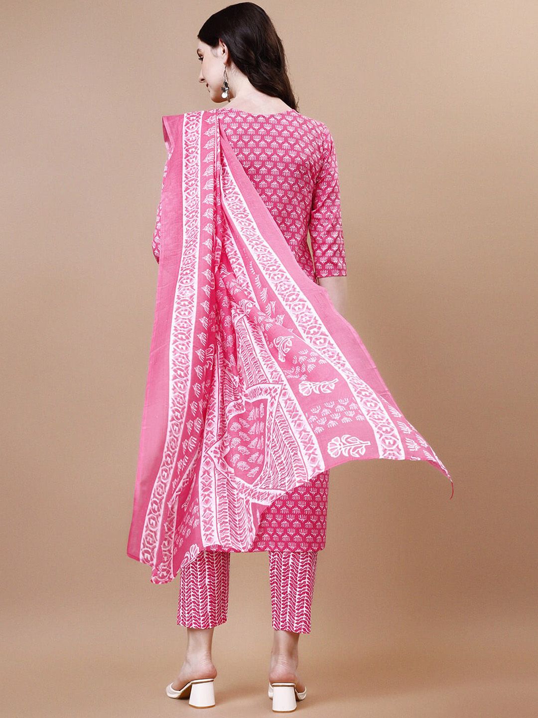 KALINI Ethnic Motifs Printed Gotta PattiStraight Kurta & Trouser With Dupatta