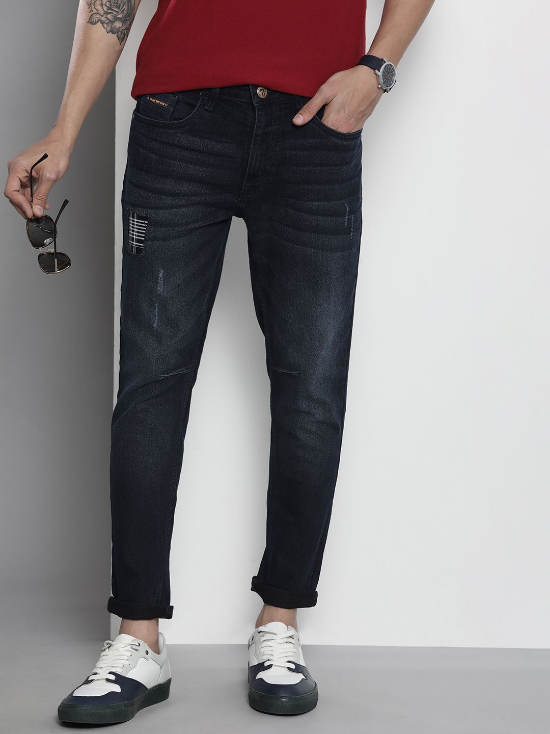 The Indian Garage Co Men Relaxed Fit Low Distress Light Fade Stretchable Jeans