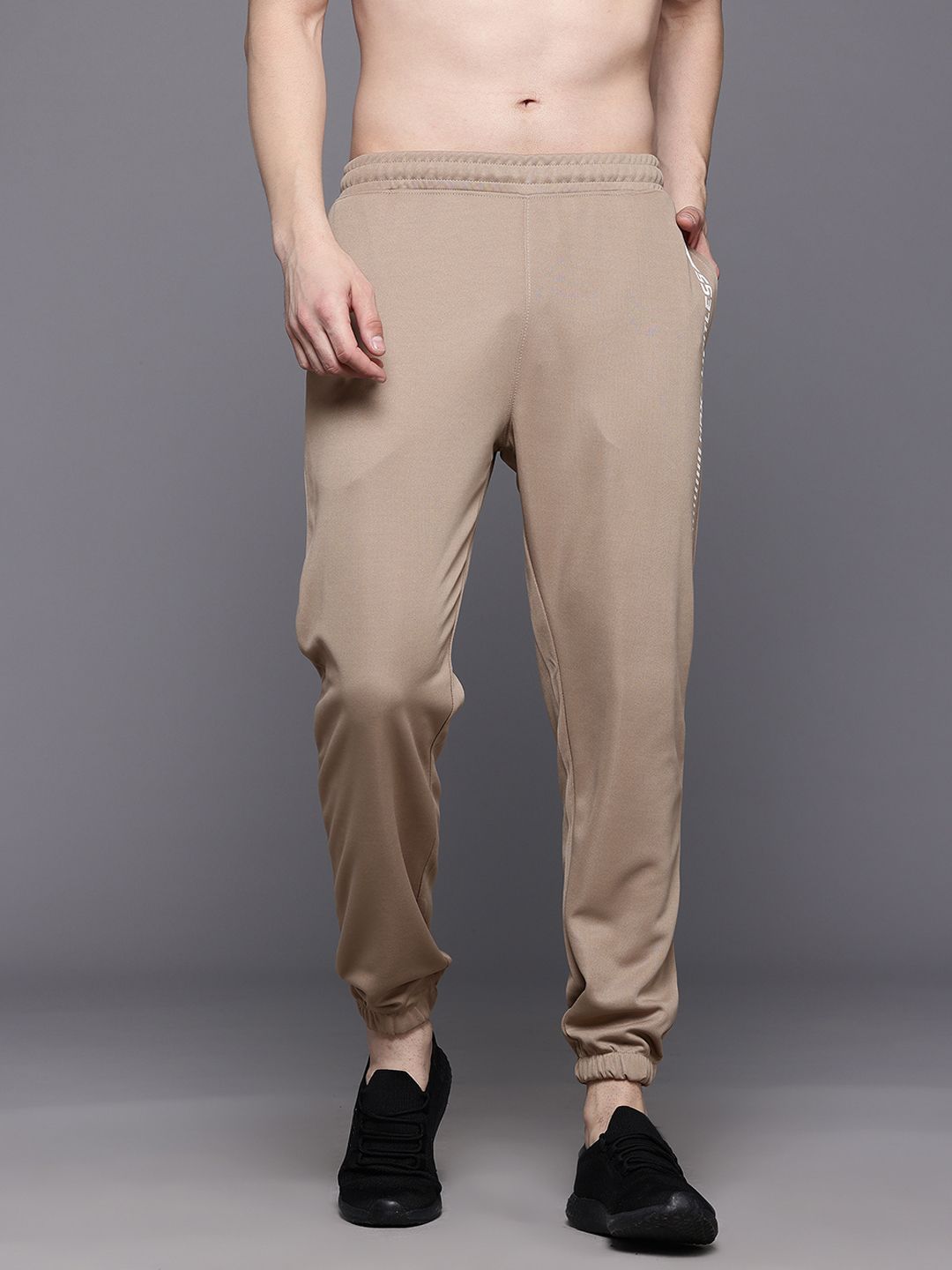 HRX by Hrithik Roshan Men Typography Printed Regular Fit Rapid-Dry Training Joggers