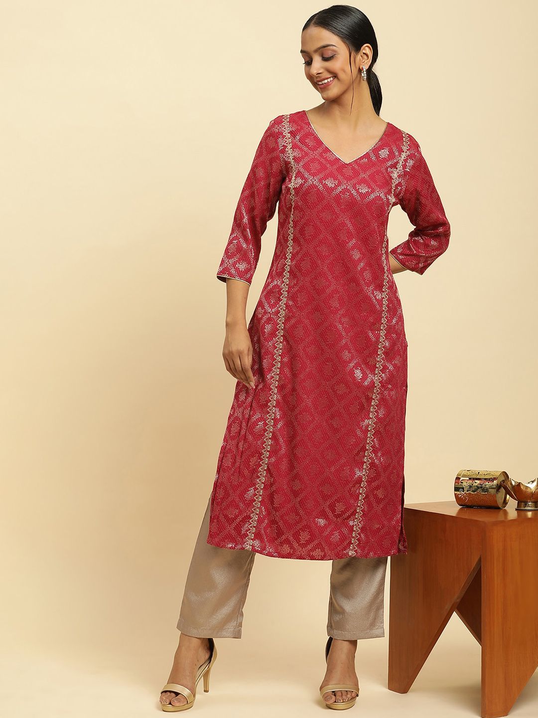 W Ethnic Motifs Woven Design V-Neck Gotta Patti Straight Kurta