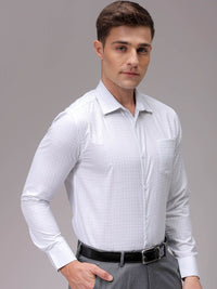 The Indian Garage Co. X Luxe Men Slim Fit Opaque Checked Formal Shirt