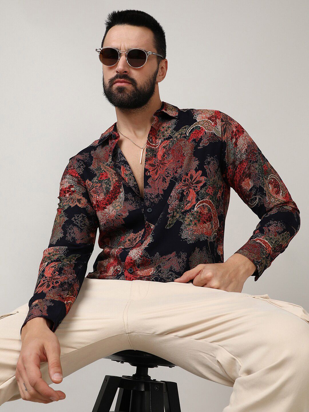 Campus Sutra Black Classic Floral Printed Spread Collar Casual Shirt