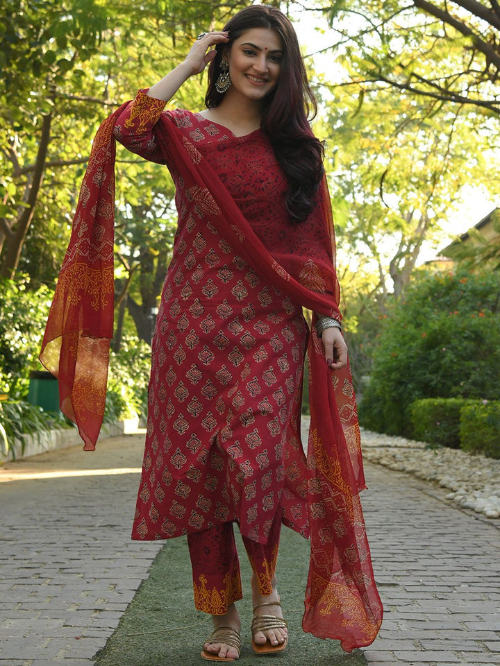 KALINI Ethnic Motifs Printed Printed Notch Neck Straight Kurta With Trousers & Dupatta