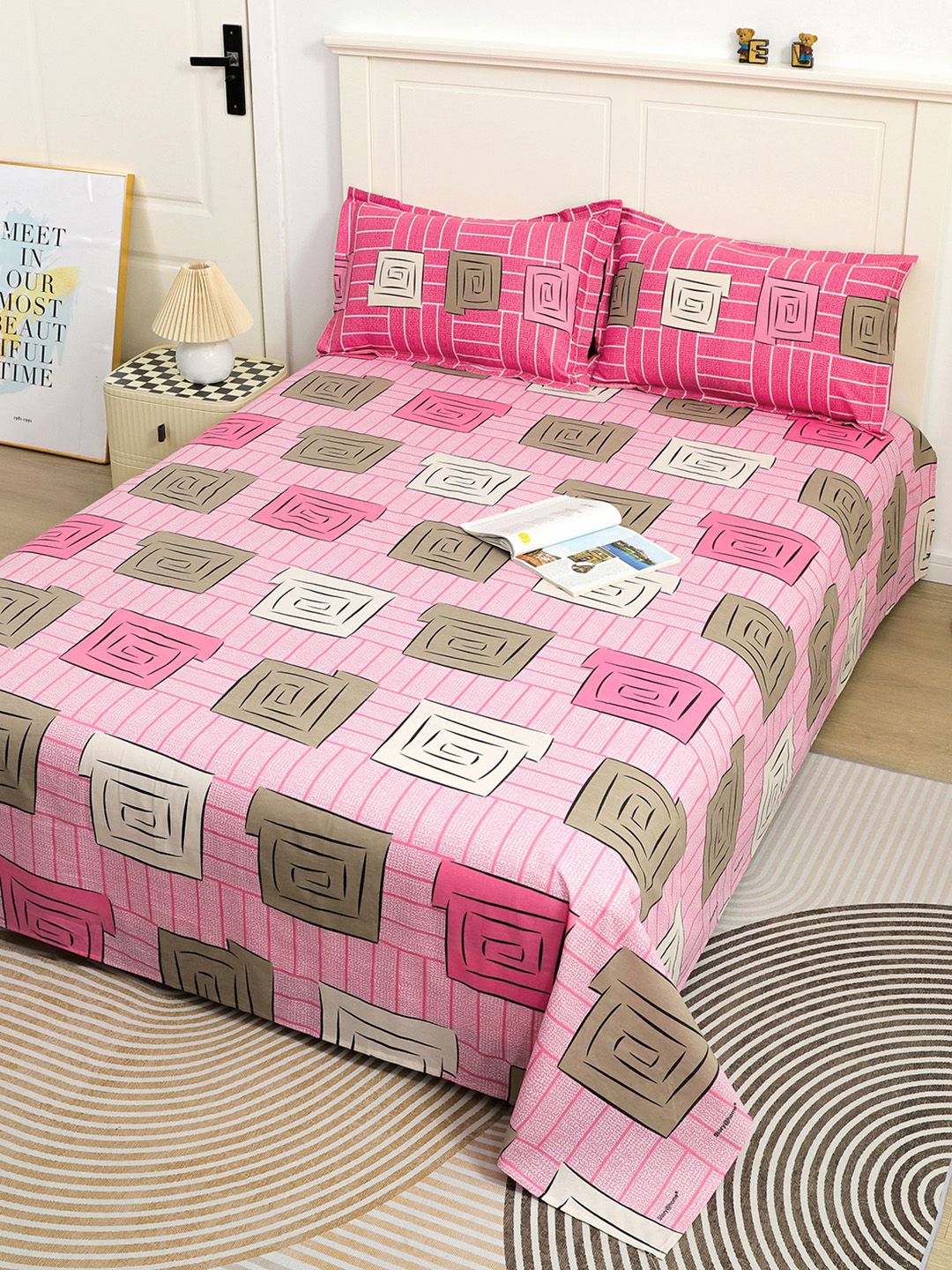 Story@home Maroon Pink Geometric Cotton 144 TC Queen Bedsheet With 2 Pillow Covers