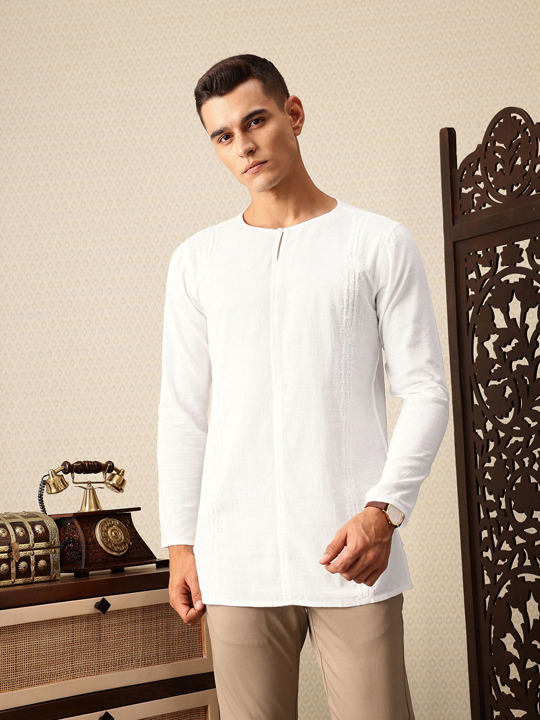House of Pataudi Floral Embroidered Keyhole Neck Pure Cotton Jashn Kurta