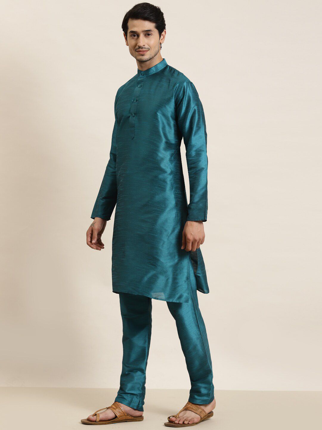 SOJANYA Kurta Lurus Kolar Mandarin Dengan Jaket Churidar & Nehru