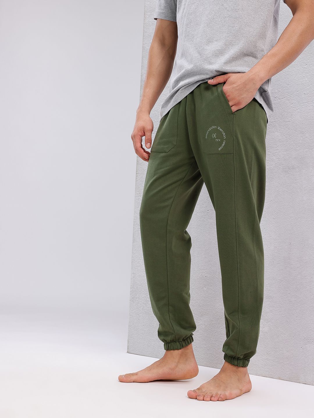 HRX by Hrithik Roshan Men Typography print Detail Mid-Rise Yoga Joggers