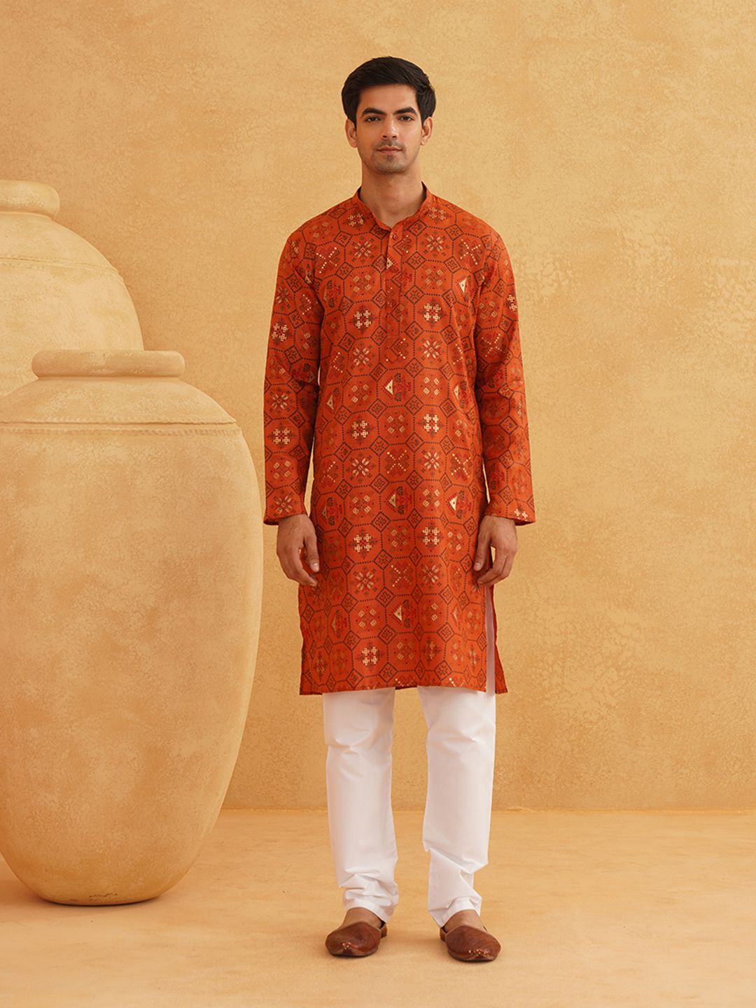 SOJANYA Men Orange & Black Geometric Printed Kurta