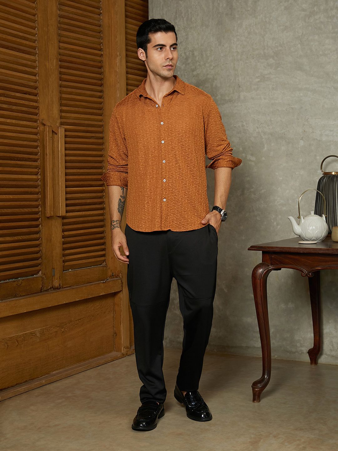 Campus Sutra Self Design Spread Collar Long Sleeves Cotton Comfort Shirt