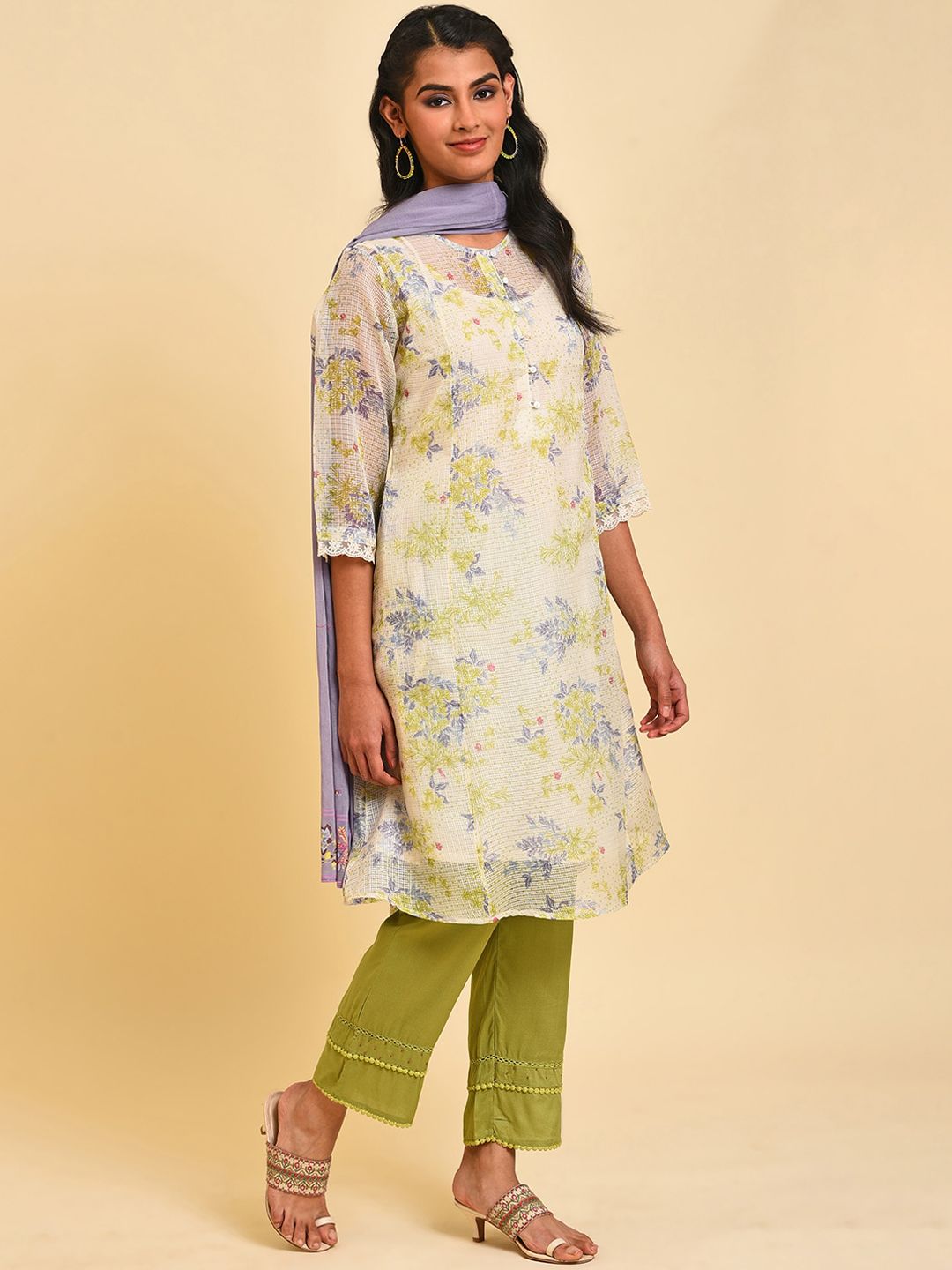 W Floral Printed Regular Kurta With Trousers & Dupatta