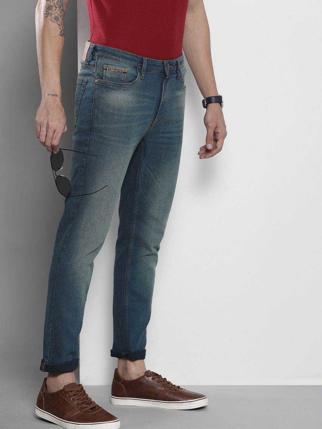 The Indian Garage Co Men Blue Slim Fit Heavy Fade Stretchable Jeans
