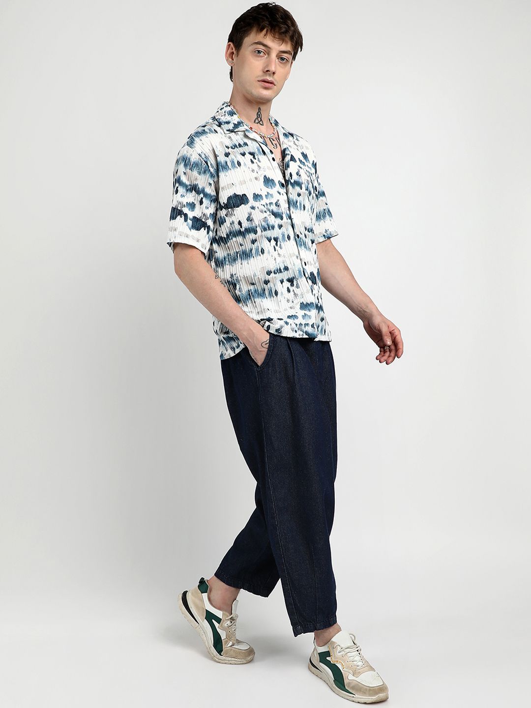 Campus Sutra Men Comfort Cuban Collar Water Strokes Printed Oversized Casual Shirt