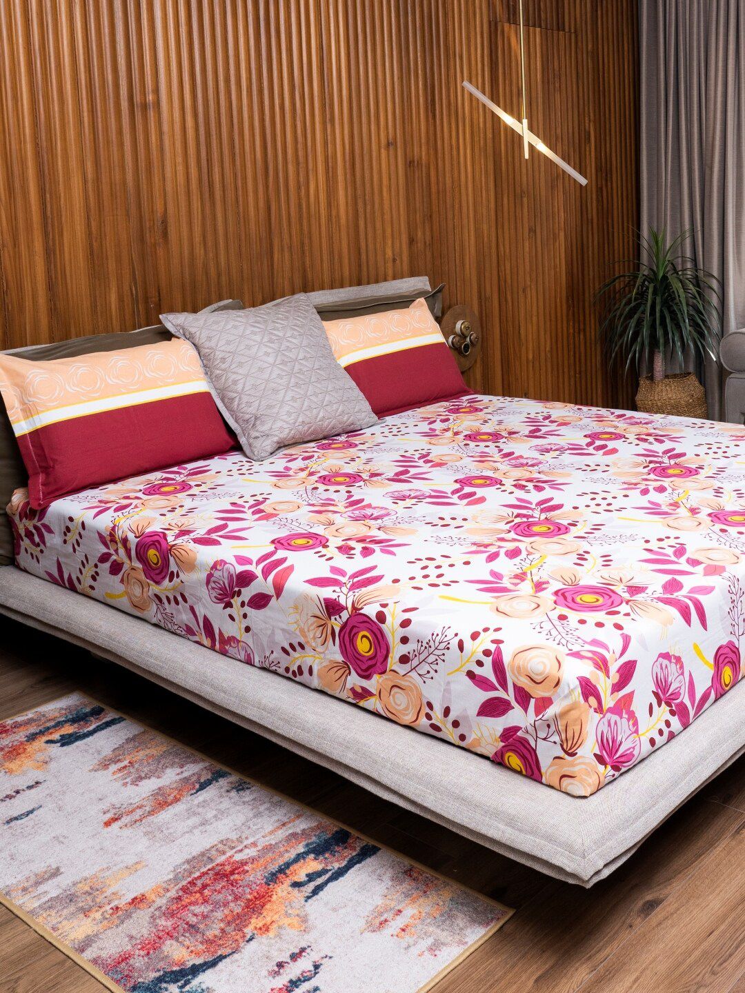 URBAN SPACE Divine Pink Floral 144 TC Pure Cotton Queen Bedsheet With 2 Pillow Covers