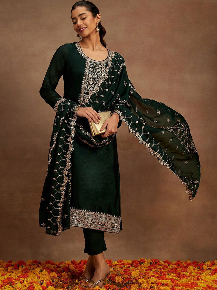 Libas Floral Yoke Design Sequinned kurta dengan seluar & dupatta
