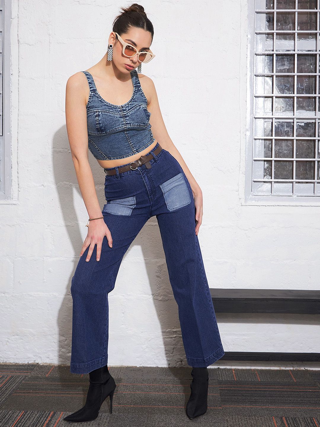 SASSAFRAS Women Straight Fit High-Rise Clean Look Stretchable Jeans
