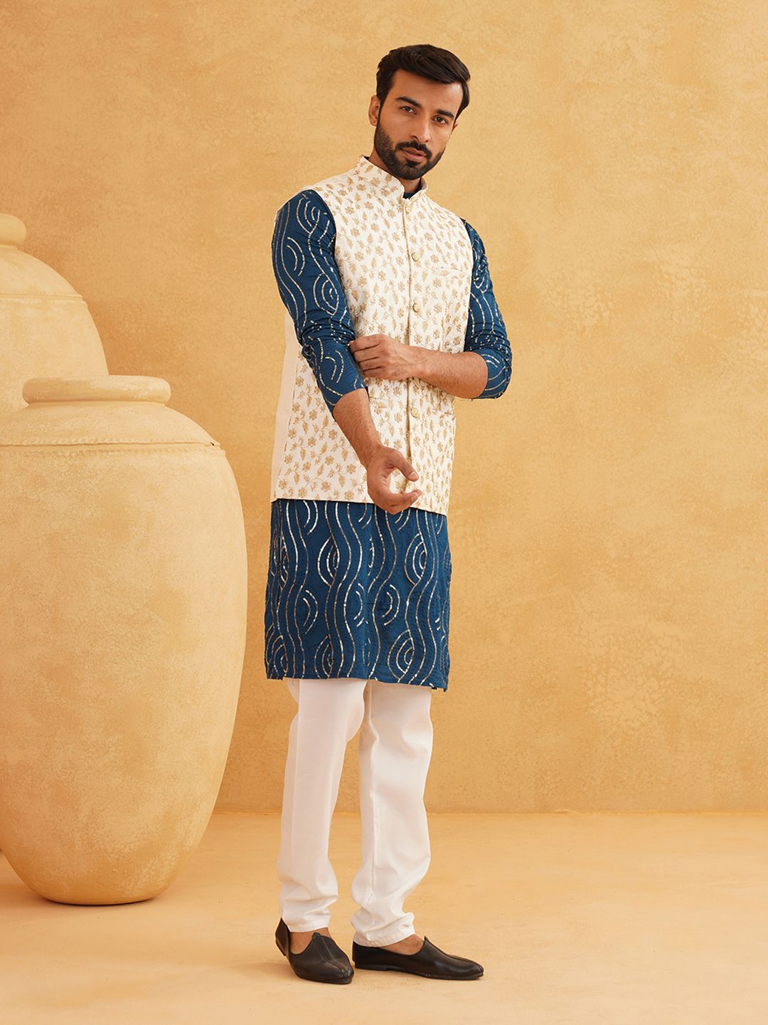 SOJANYA Men Leheriya Embroidered Sequinned Pure Cotton Kurta With Churidar & Nehru Kurta