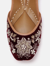 House of Pataudi Women Ethnic Embellished Mojaris
