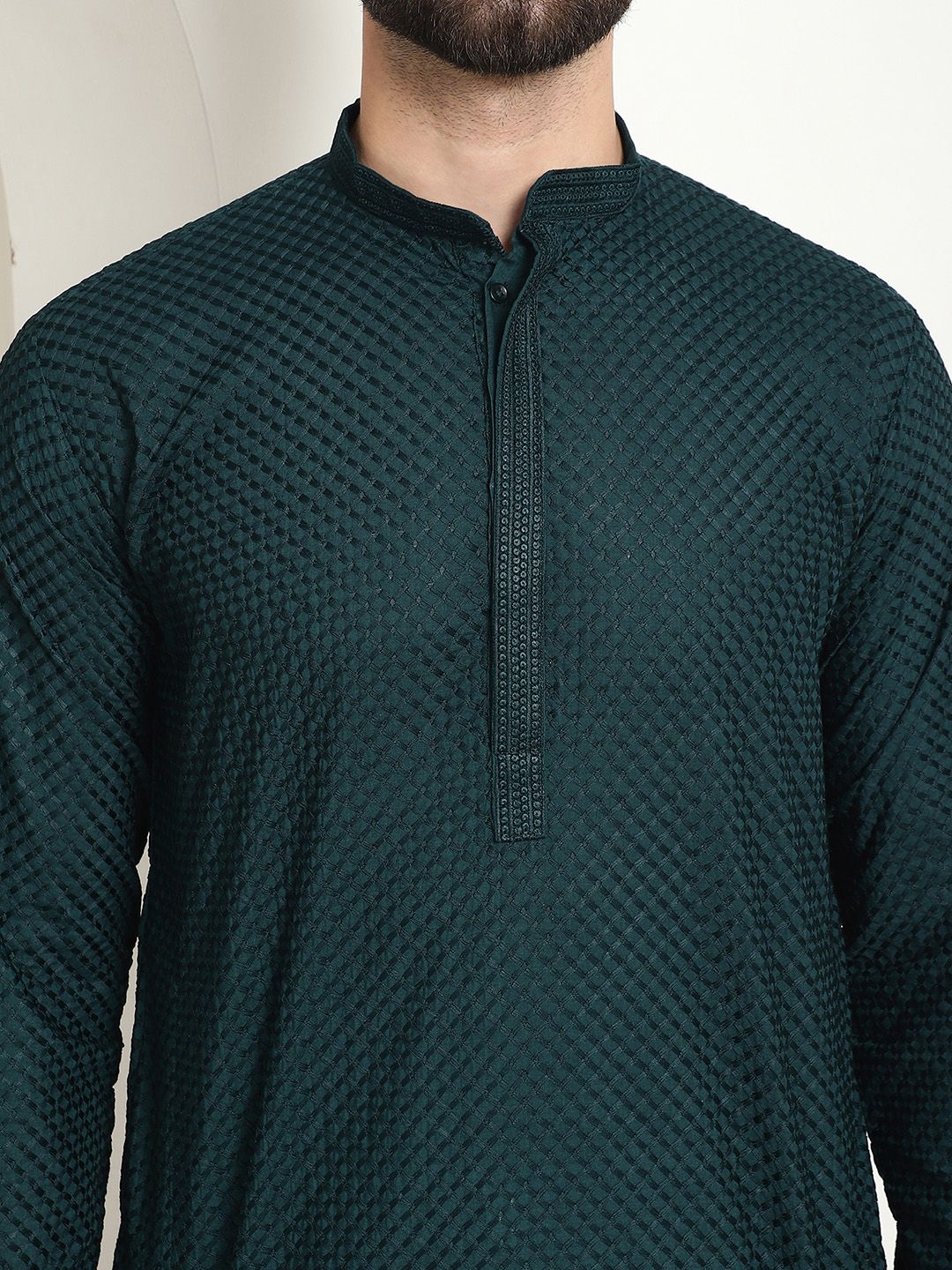 SOJANYA Geometric Embroidered Pure Cotton Straight Kurta