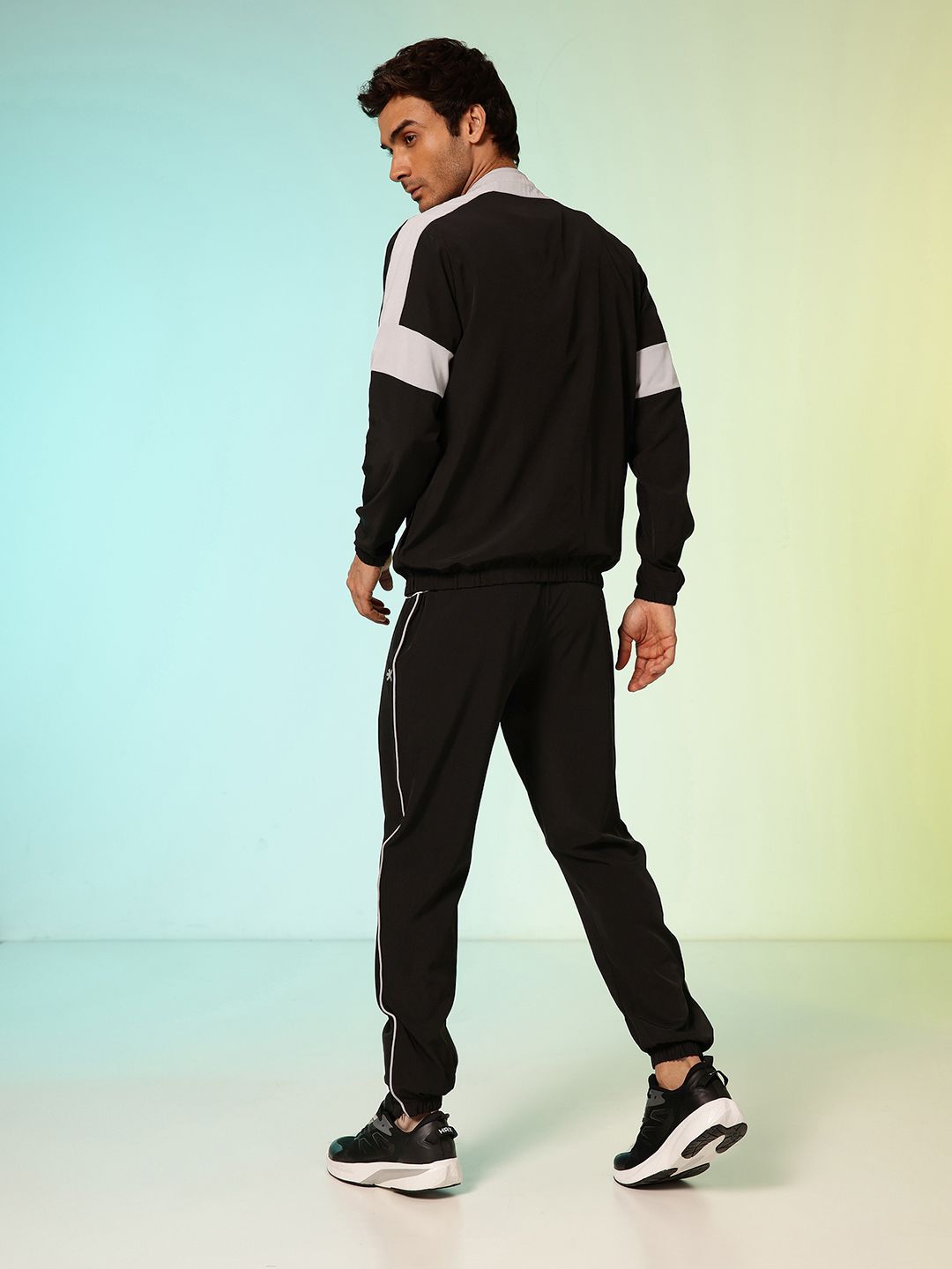 HRX by Hrithik Roshan Colourblocked Rapid Dry Running Tracksuit