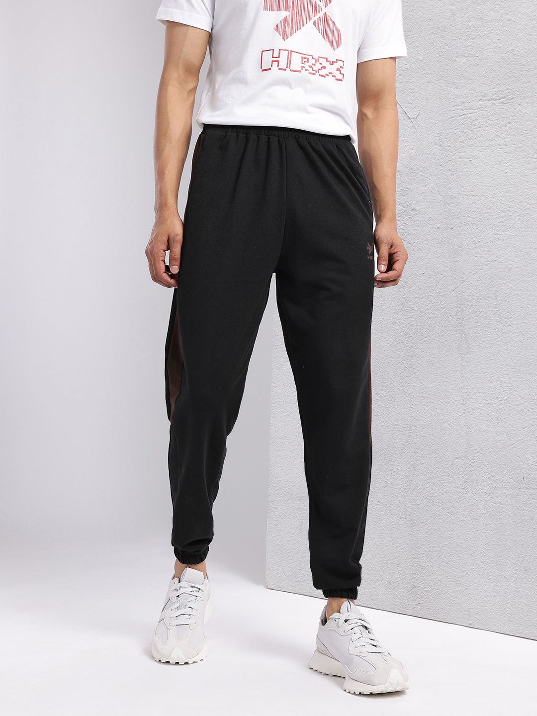 HRX by Hrithik Roshan Men Lifestyle Joggers with Contrast Panels