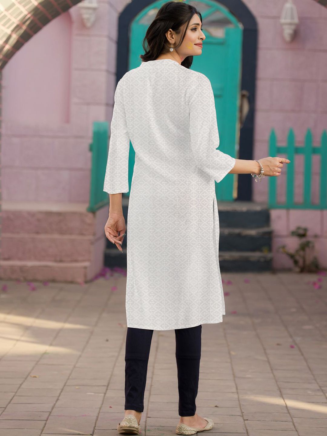 Indo Era Women Geometric Embroidered Sequinned Kurta