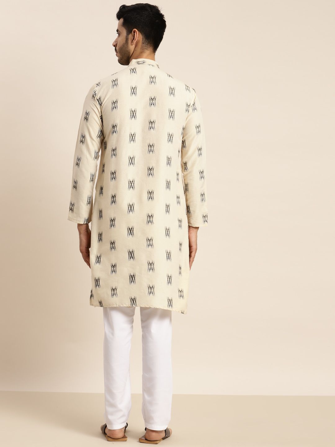 Anug by SOJANYA Men Cream-Coloured & Grey Woven Design Kurta