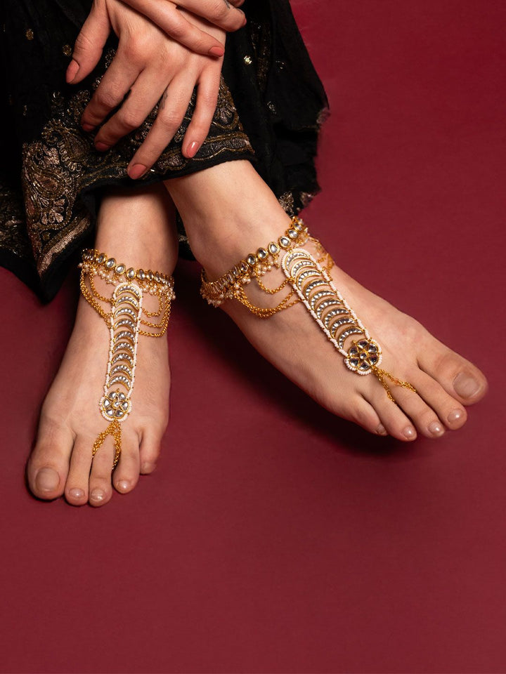 PANASH Silver-Plated Kundan Stone Studded & Beads Beaded Ring Bracelet