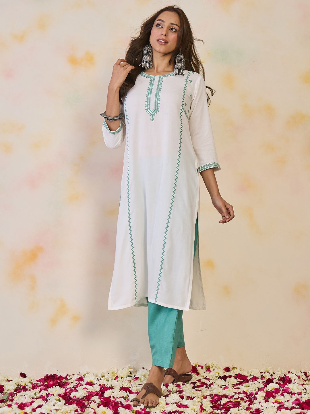 Indo Era Women Geometric Embroidered Thread Work Floral Kurta