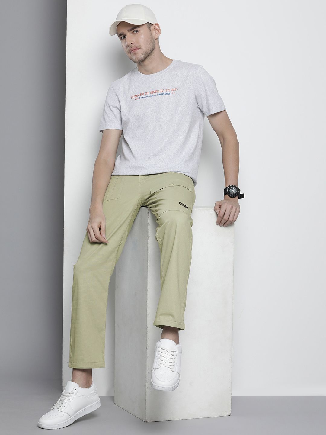 The Indian Garage Co Men Relaxed Fit Ripstop Cargo Trousers