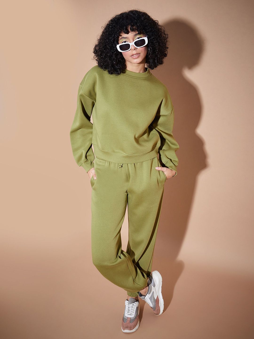 Sassafras Asas Pusingan Leher Besar Sweatshirt