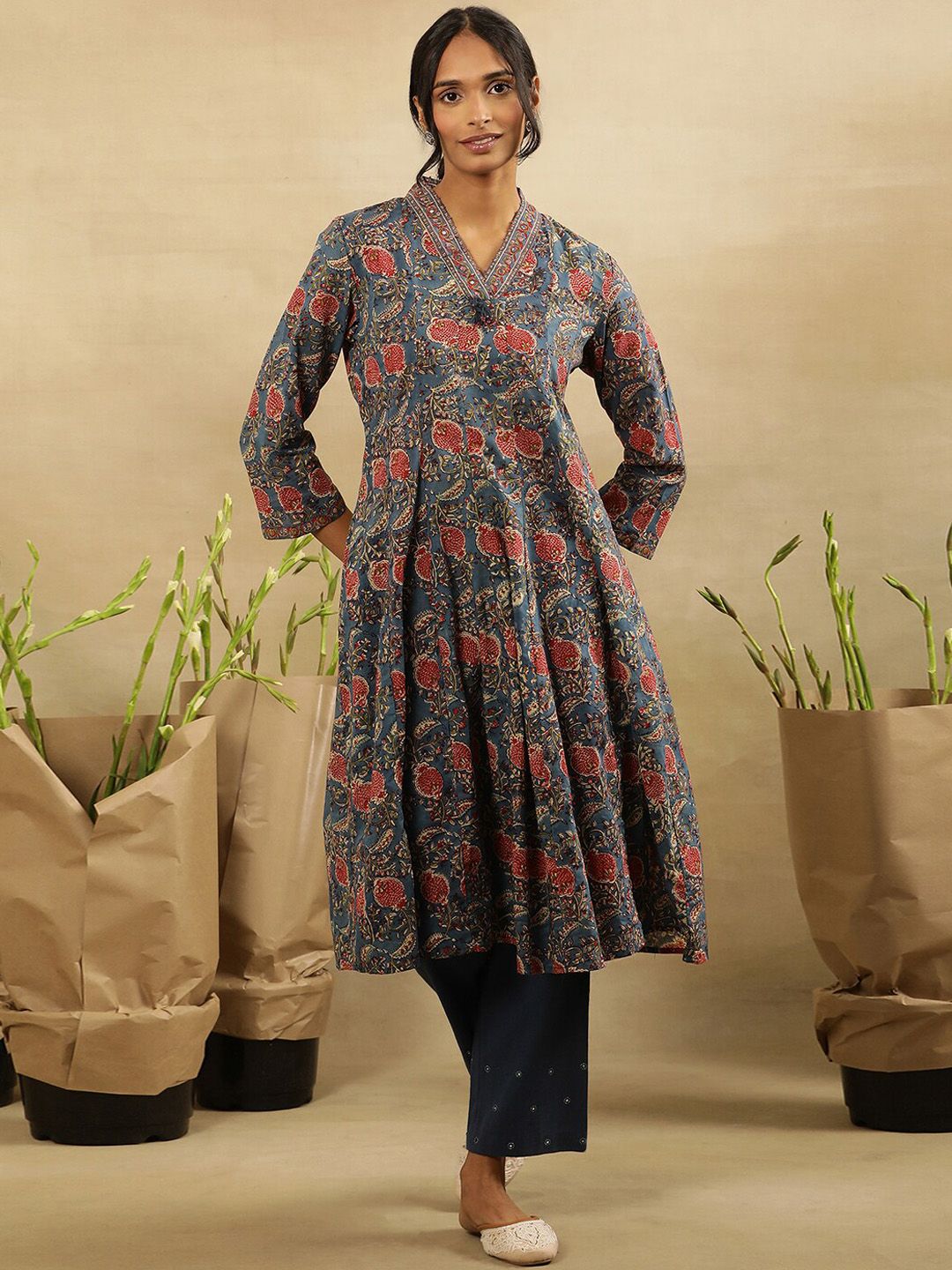 W V Neck Floral Printed Thread Work Cotton Kurta