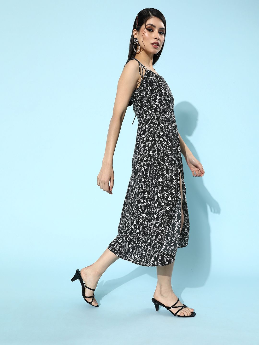 Berrylush Women Stylish Black Floral Romantic Florals Dress