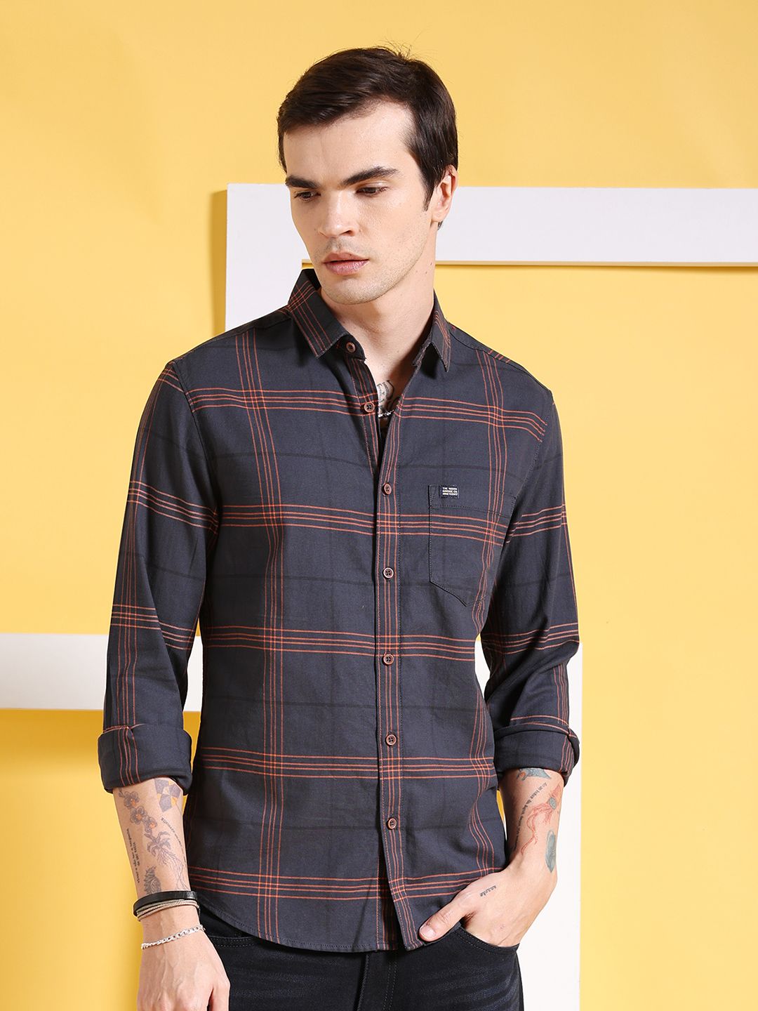 The Indian Garage Co Men Grey Slim Fit Checked Casual Shirt