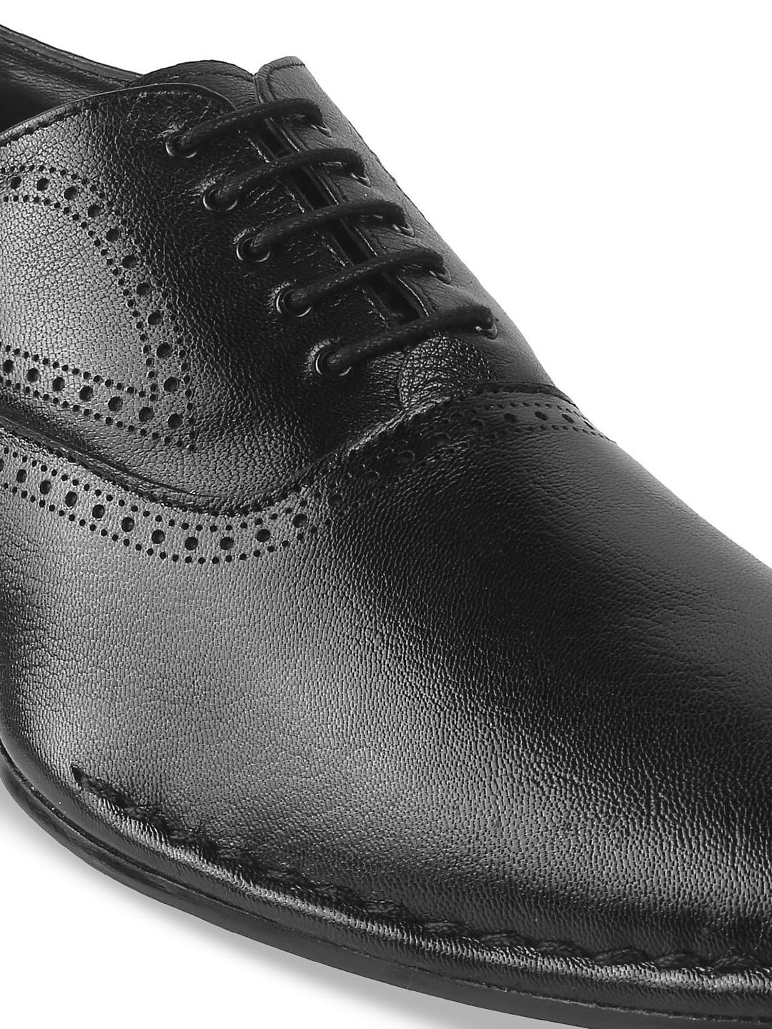 Mochi Men Black Textured Leather Formal Oxfords