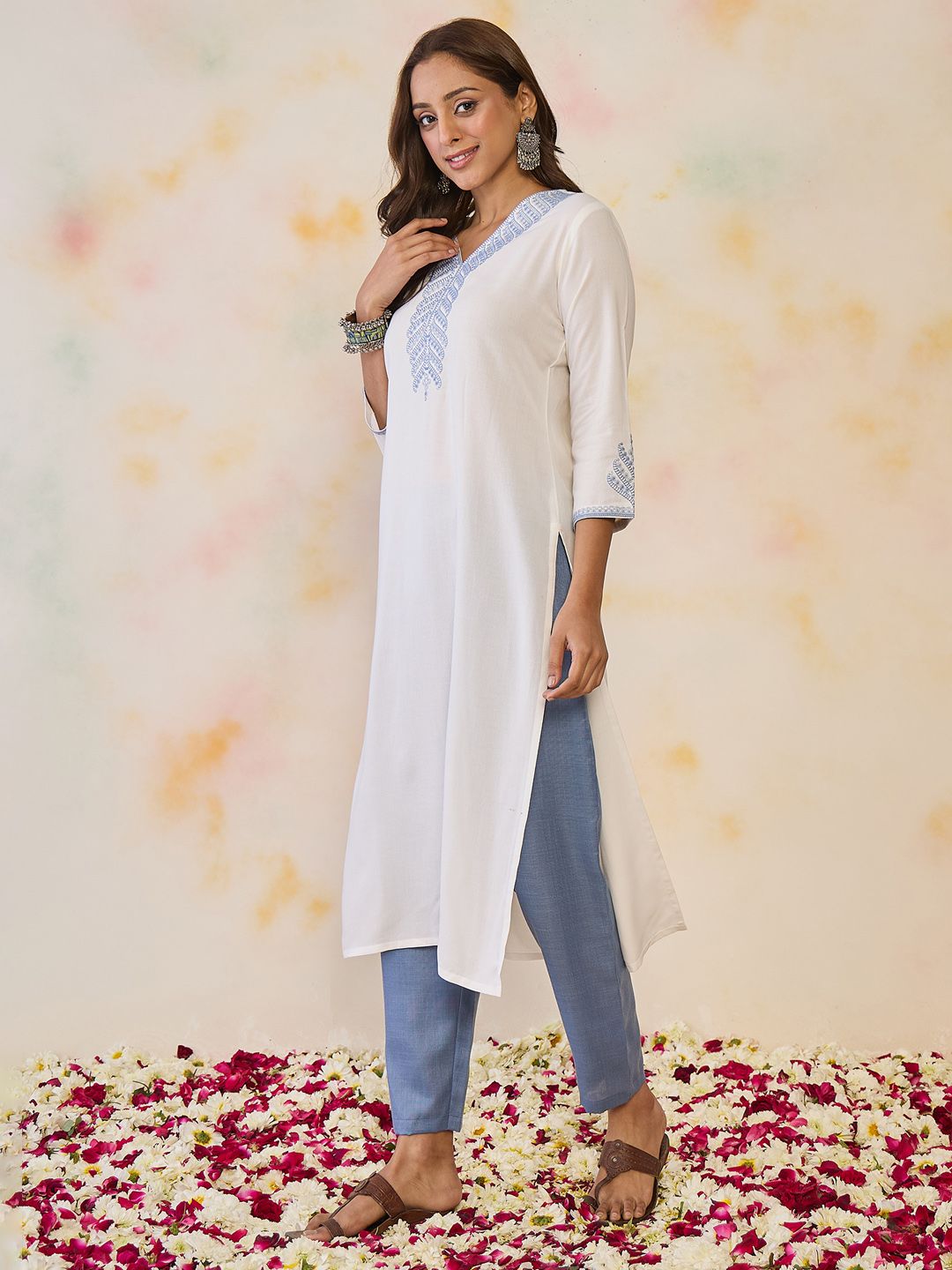 Indo Era Women Ethnic Motifs Embroidered Thread Work Floral Kurta