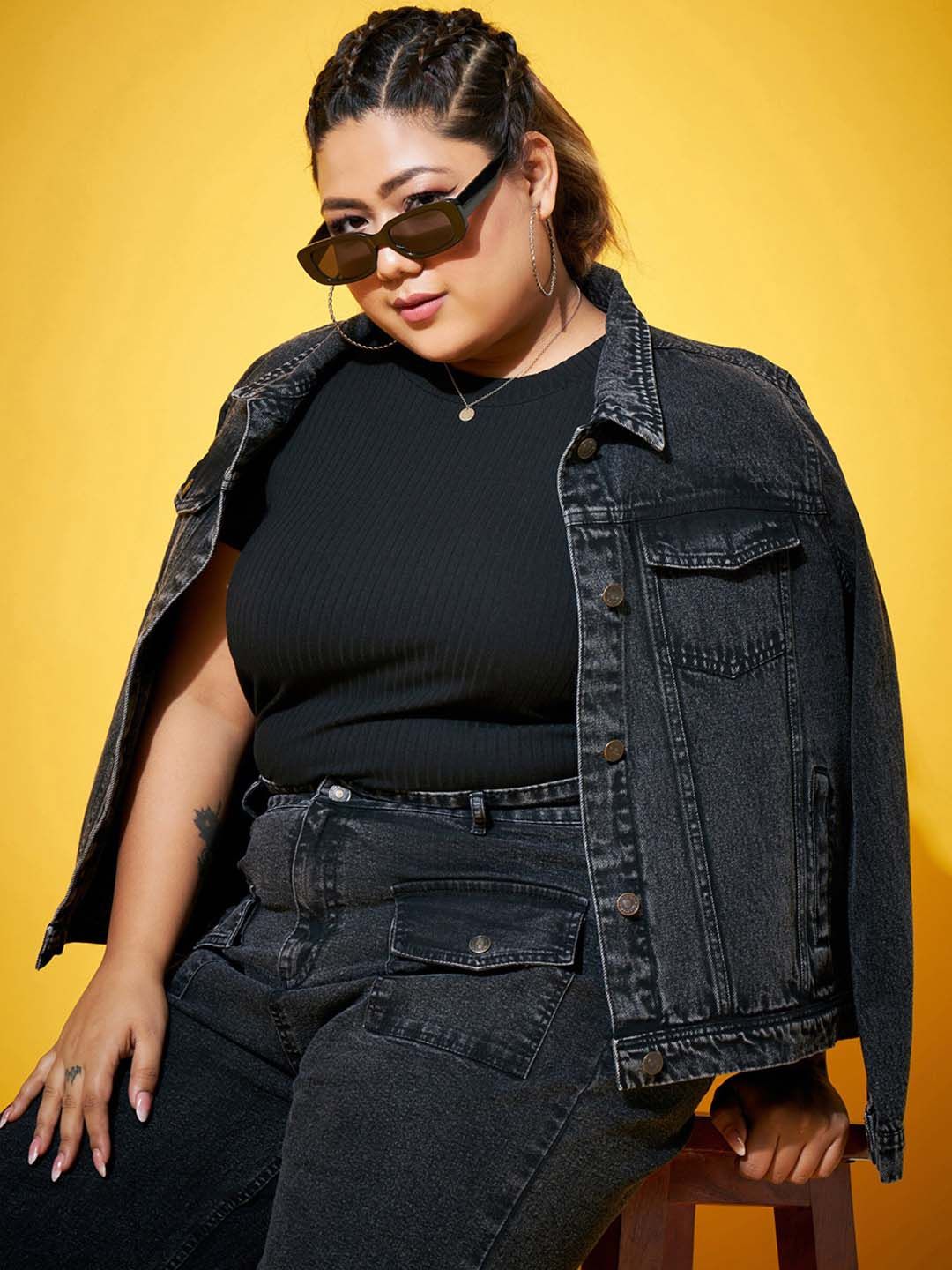 SASSAFRAS Curve Plus Size Washed Denim Jacket