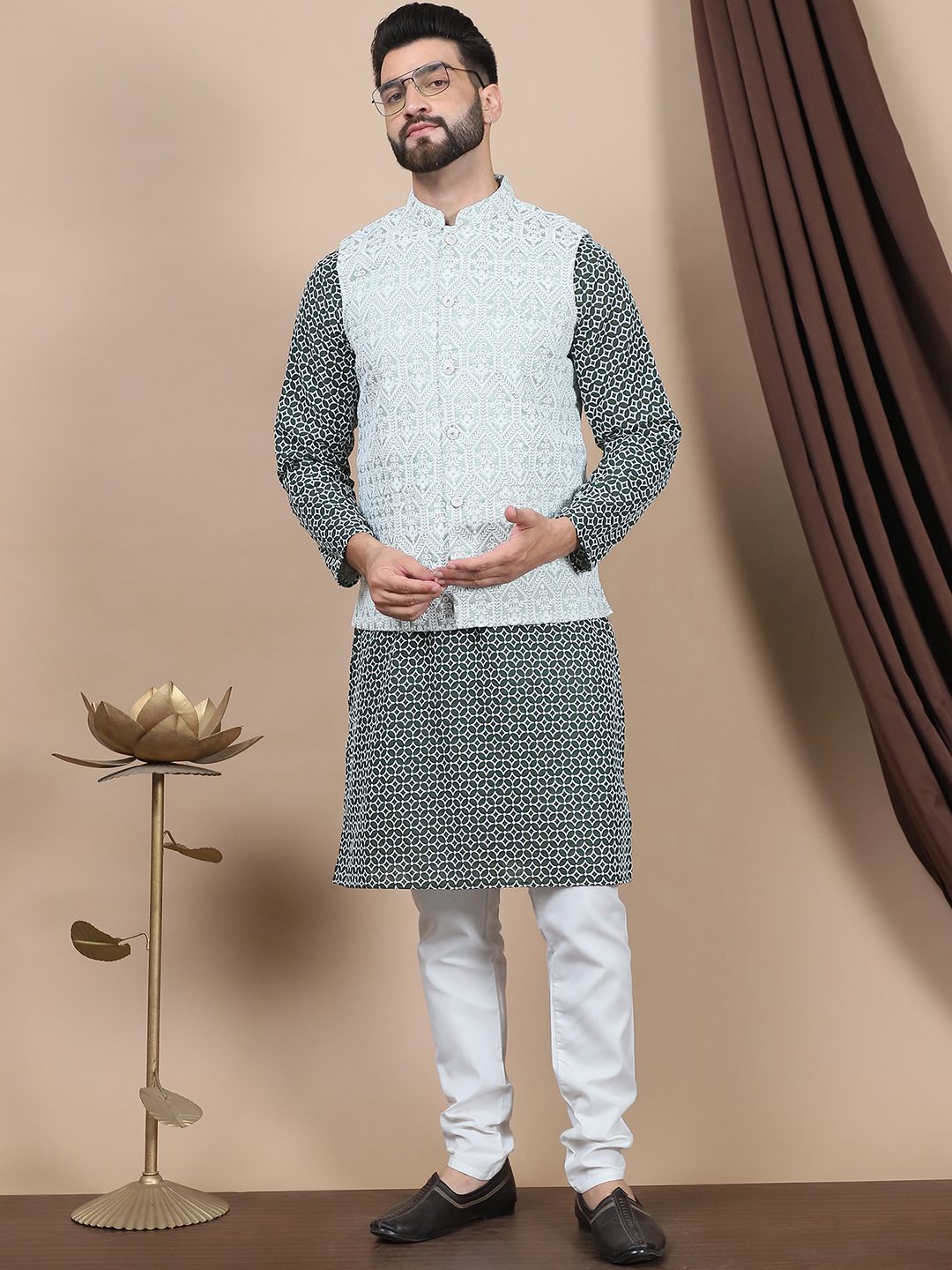 Kurta Lurus Kapas Tulen Sulam Bunga Anouk Dengan Jaket Churidar & Nehru